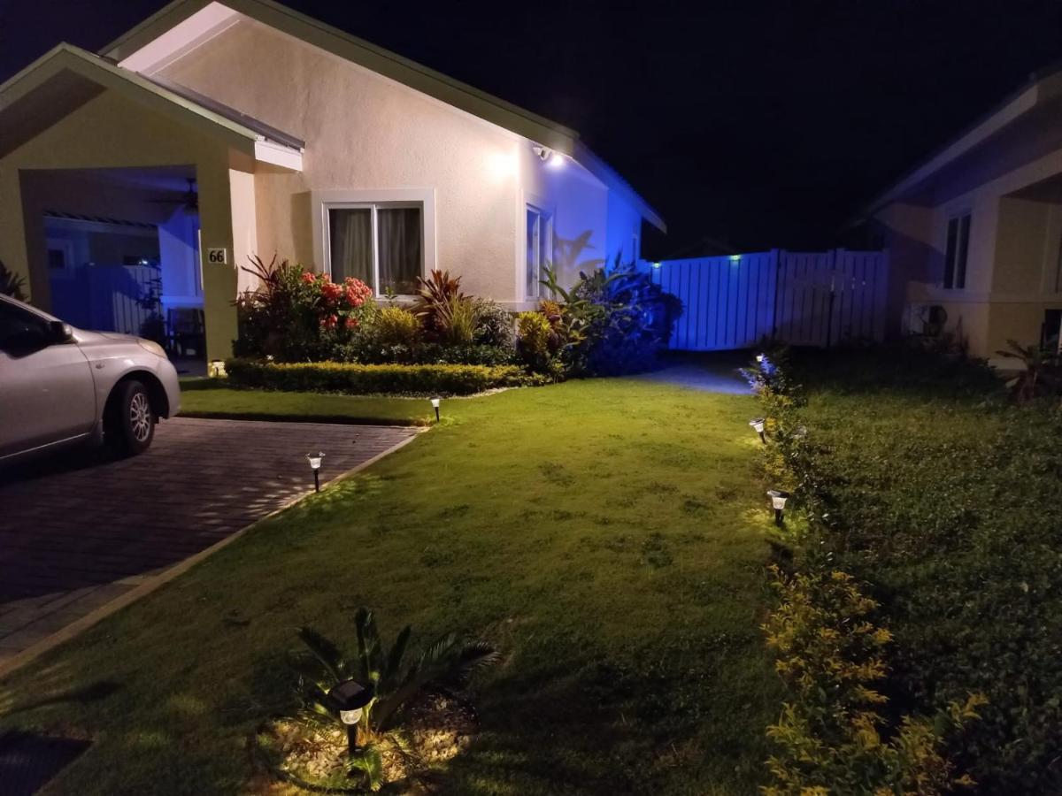 Natty'S Cozy Beach House In Hanover Jamaica Lucea Exterior foto